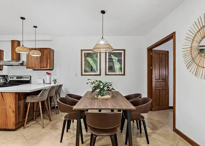 Bla1 3 Bedroom With Direct Access *
